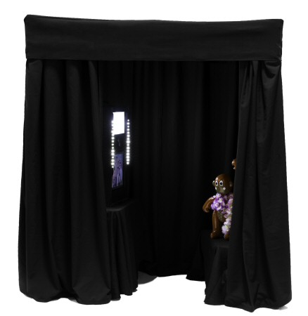 EnclosedPhotoBooth-438-450.jpg